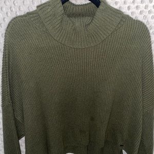 Hollister Crop Sweater Olive